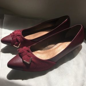 Burgundy Pointed Toe Flats 10M